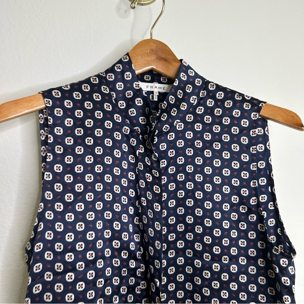 FRAME 100% Silk Navy Button Down Lightweight Tank Top Blouse Size Small - Picture 3 of 11